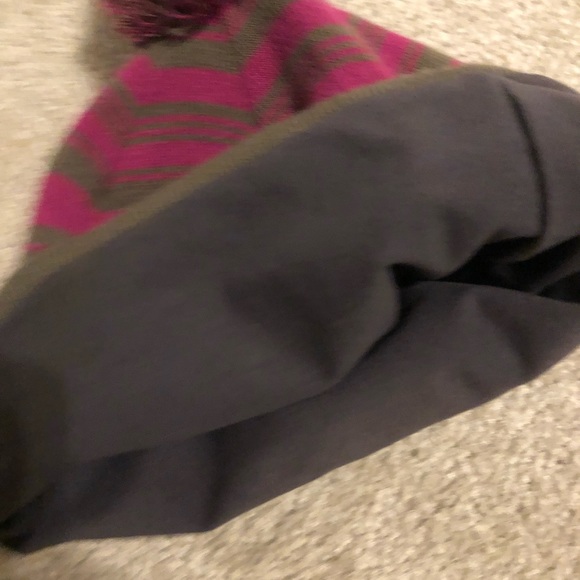 Under Armour Beanie - Picture 2 of 4